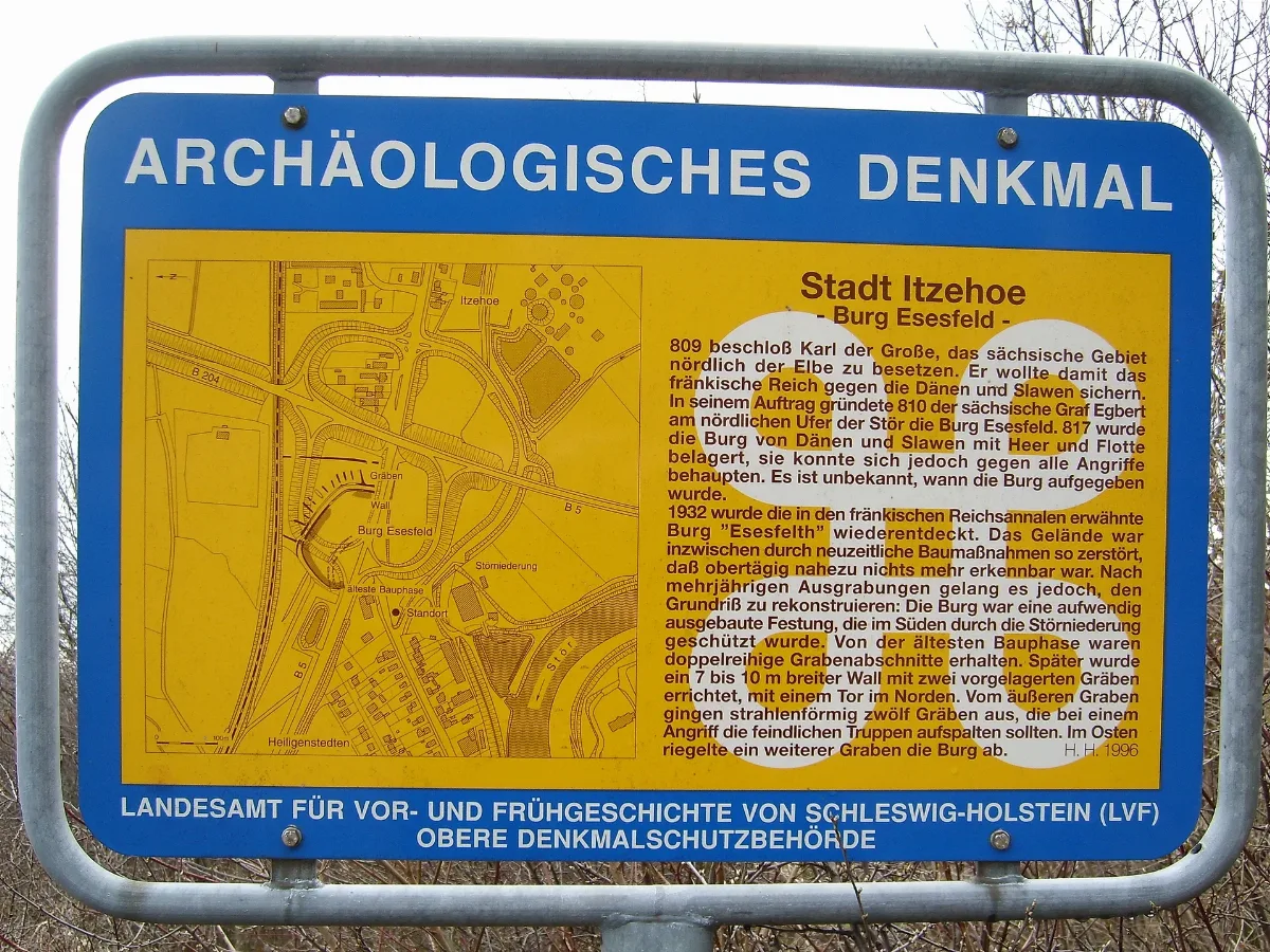 Heiligenstedten Esesfeldburg Hinweisschild April 2010 Sl273799