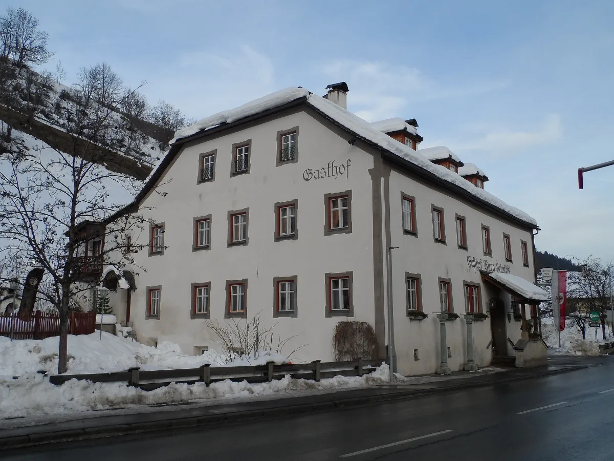 Heinfels Ehemaliges Gasthof Burg Heinfels