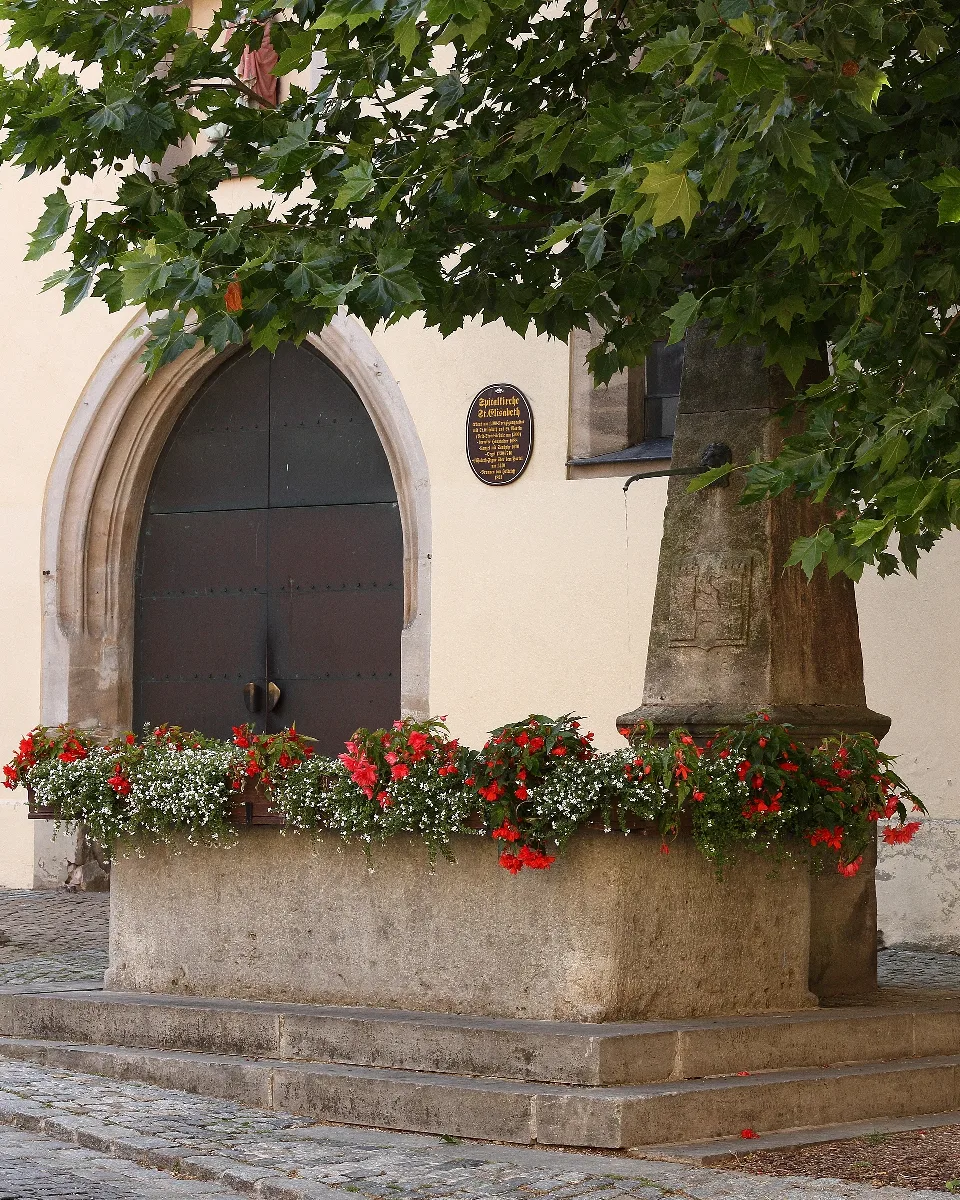 Hersbruck Brunnen Vor Der Spitalkirche 2