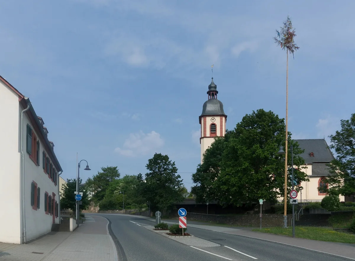 Hetzerath, Katholische Pfarrkirche Sankt Hubertus Dm In Straatzicht Foto3 2017 05 30 10.05
