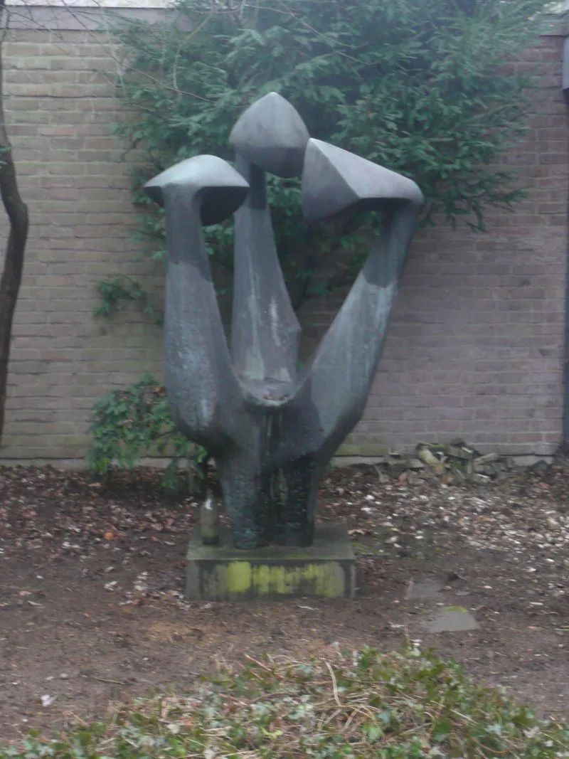 Hilden, Skulptur, Wachsende Kraft, H. P. Feddersen, Fabry Realschule, Holterhöfchen