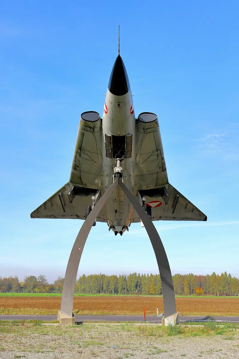 Hörsching Schauobjekt Saab Draken