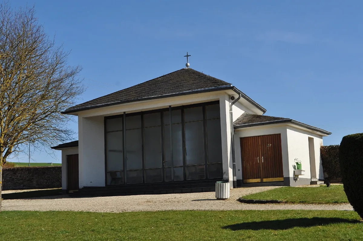 Holzheim, Trauerhalle