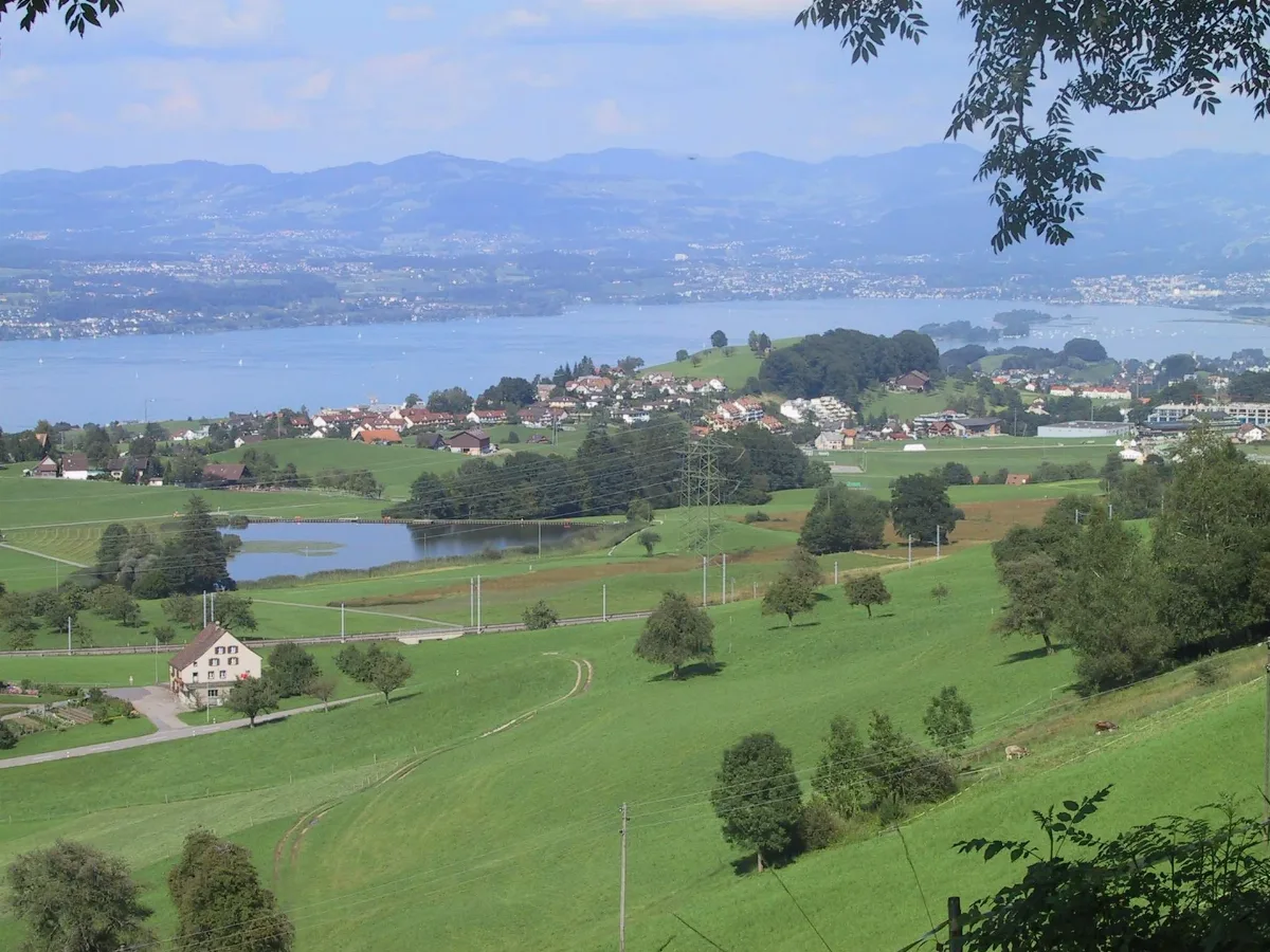Hütten, Samstagern, Zürichsee, Ufenau, Lützelau, Seedamm And Rapperswil, And Zürcher Oberland In The Far Background 11.08.2001 Bild 06