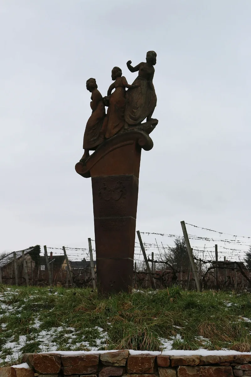 Johannisberg Denkmal Jungfernstieg (1)