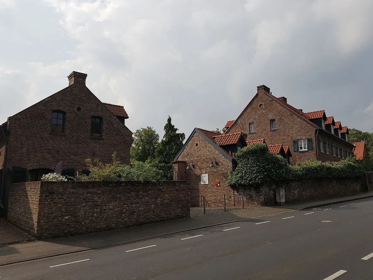 Kapellenstraße 23