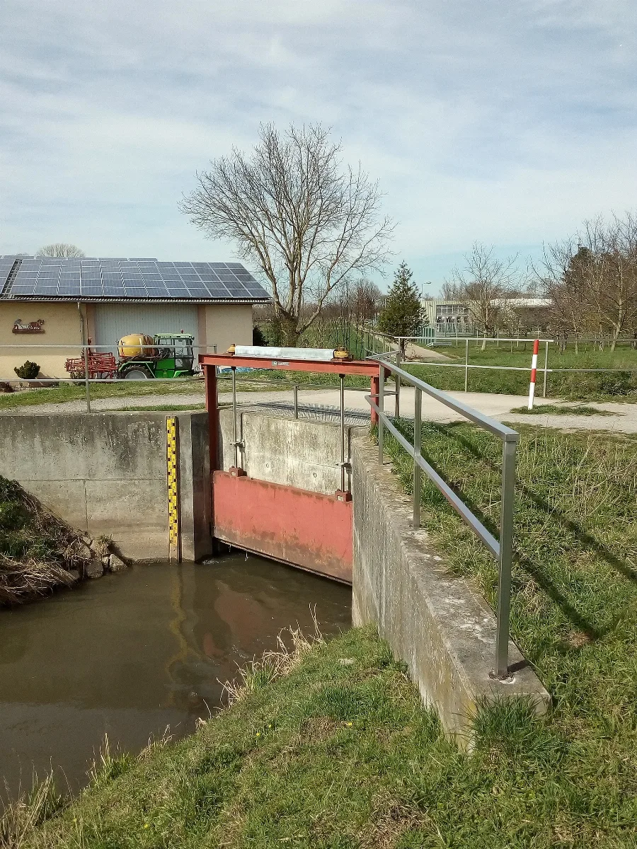 Kraichbach. Polder Bad Schönborn Kronau, Schütz Am Einlass