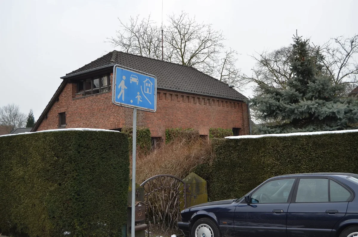 Krefeld, Moerser Landstraße 14, 2013 02 Cn 01