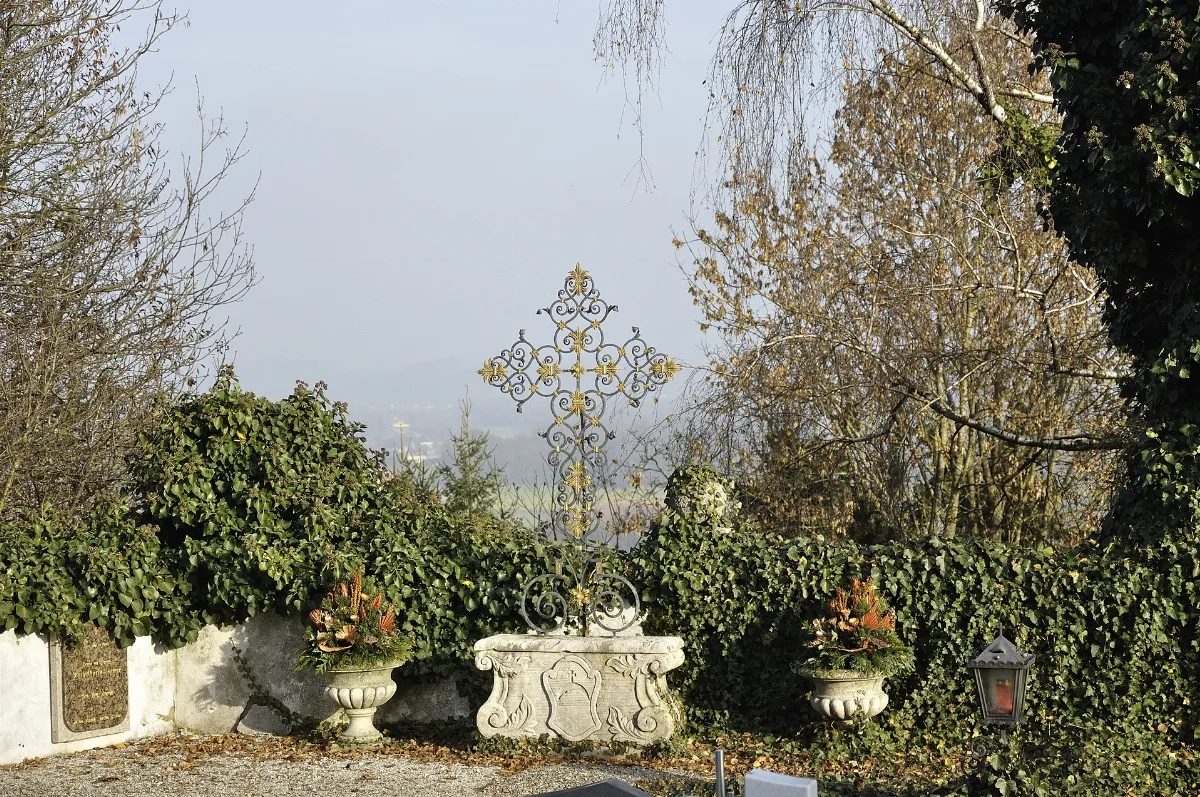 Kremsmünster Kirchberg Grabkreuz