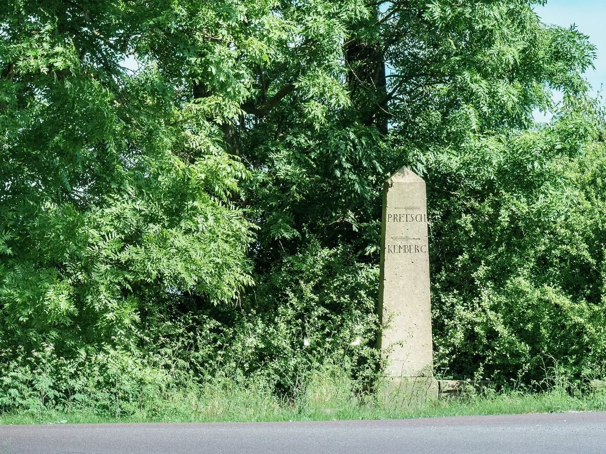 Lammsdorf Preussischer Ganzmeilenobelisk 01