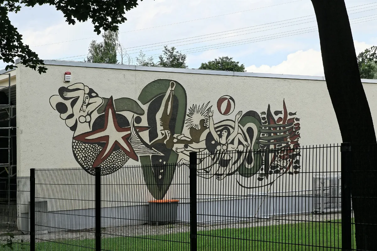 Leipzig Schönefelder Allee Schwimmhalle Nordost 03 Ies