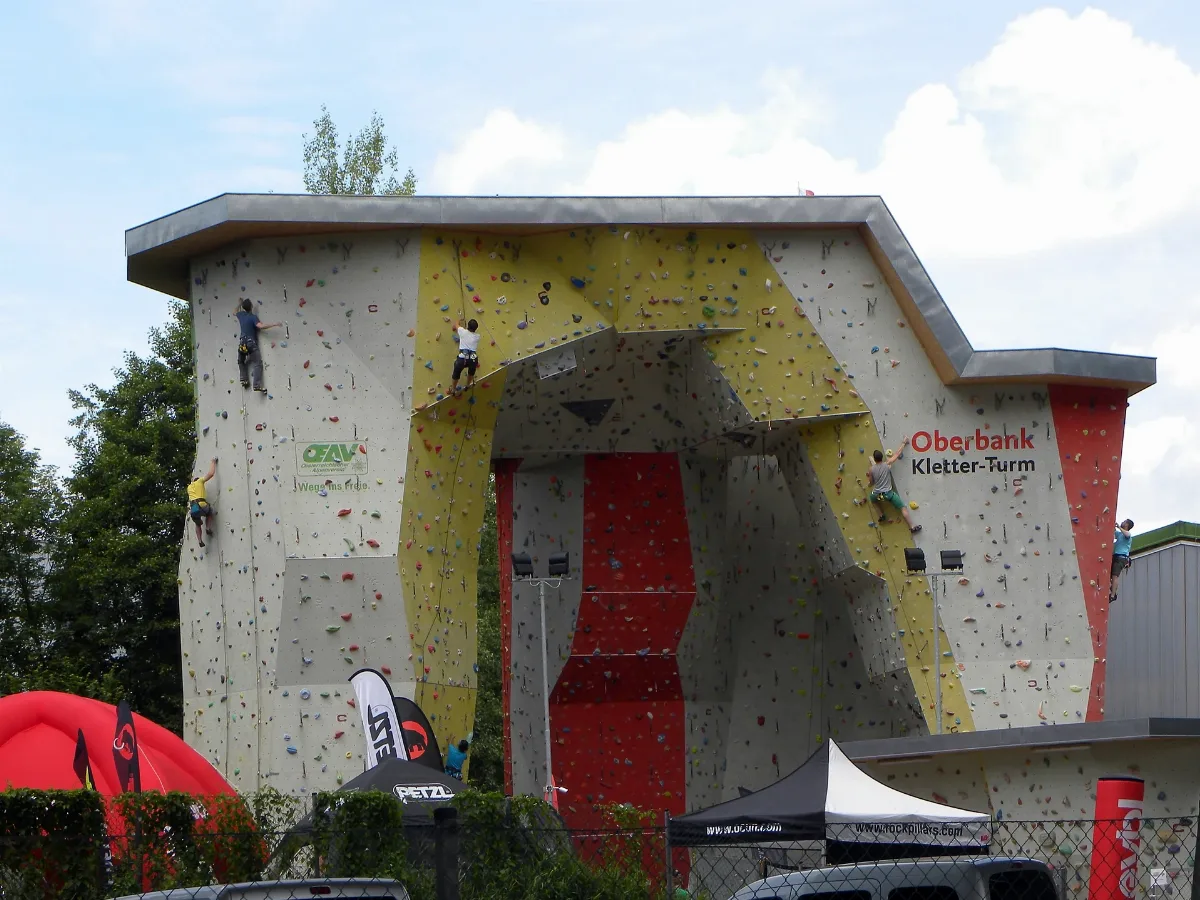 Linz Stmagdalena Kletterturm