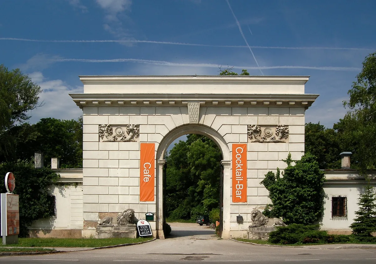 Löwentor, Günselsdorf