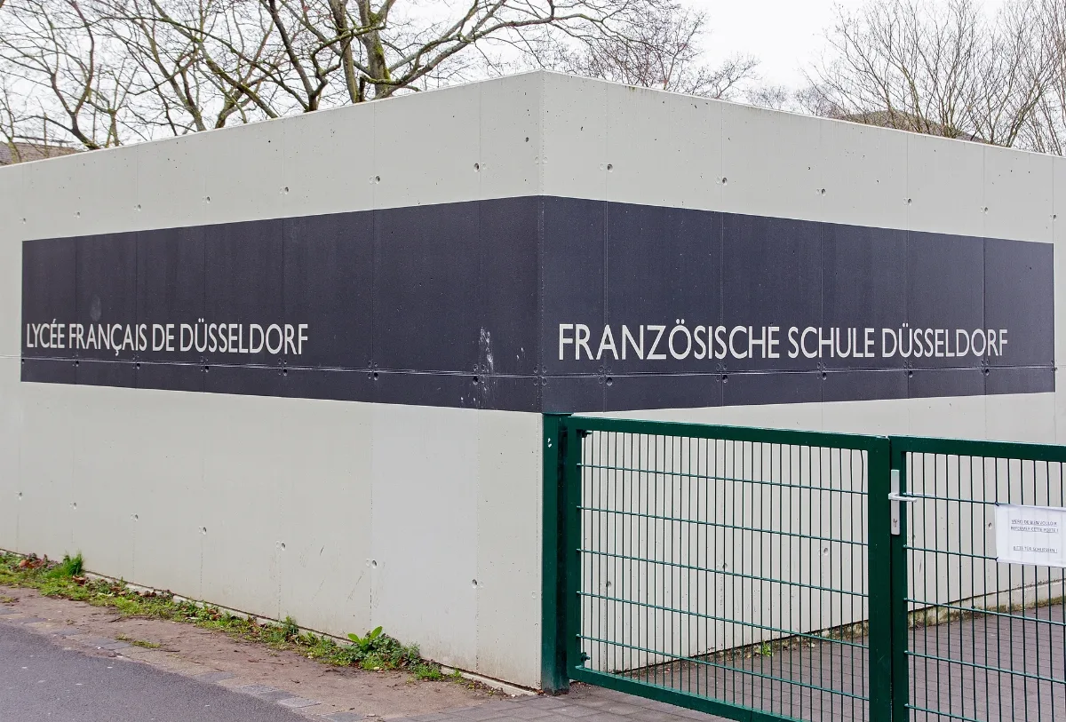 Lycée Français De Düsseldorf 04