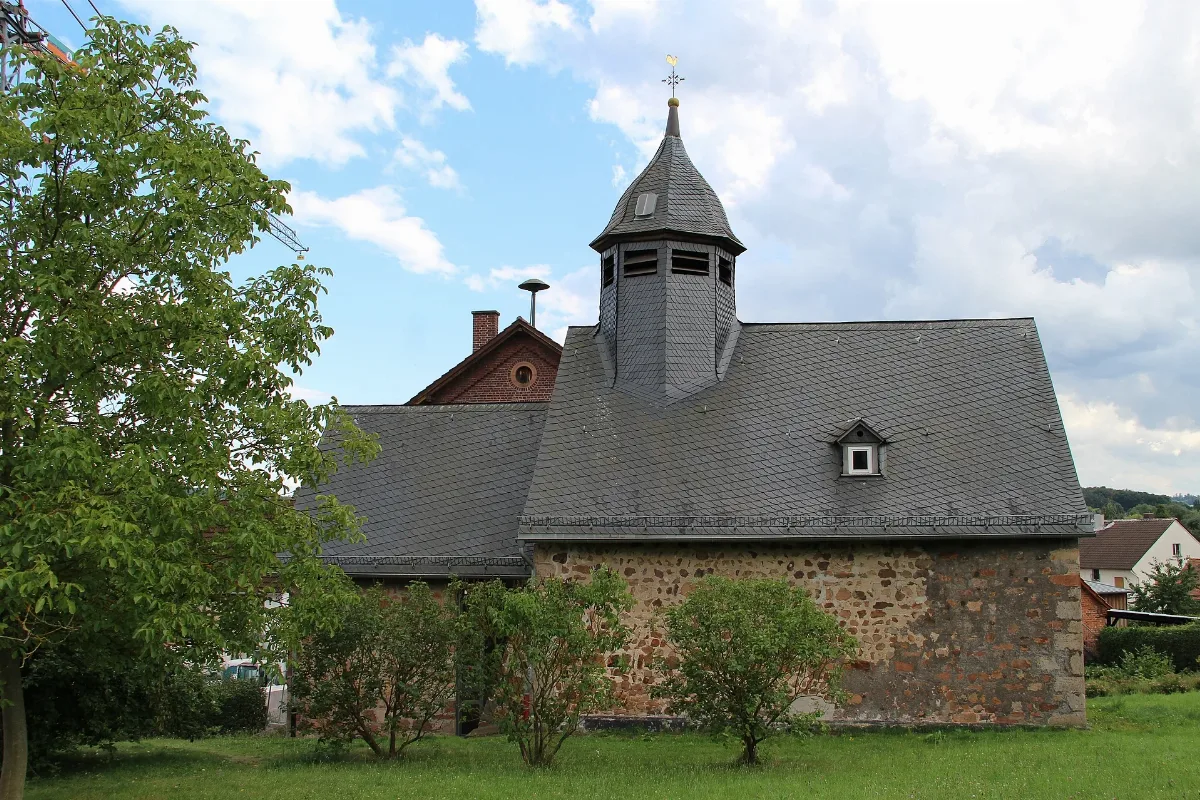 Mainzlar (Staufenberg) Kirche (1)