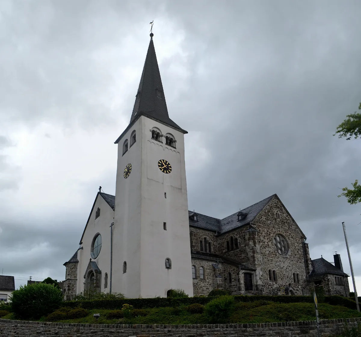 Meudt, Kirche, Vorderseite