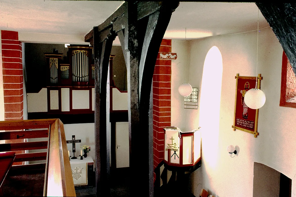 Queckborn Kirche Innen (1)