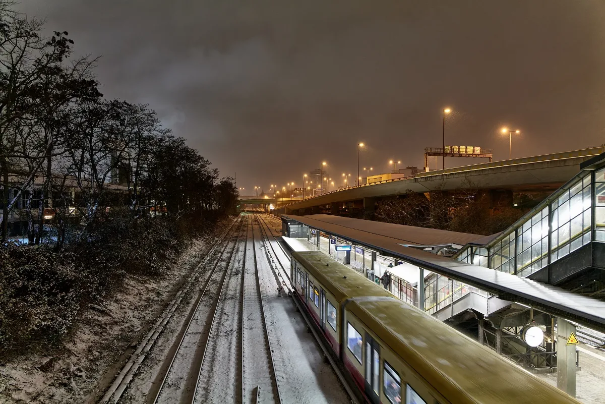 S Bahnhof Heidelberger Platz Berlin Wilmersdorf With Snow At Night 2025 01 05 01