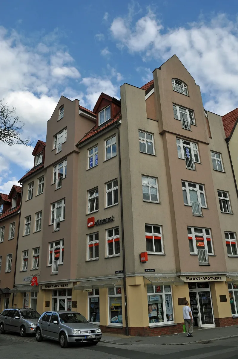 Stralsund Frankenstraße, 1 2 Ecke Neuer Markt (2011 07 19, By Klugschnacker In Wikipedia)
