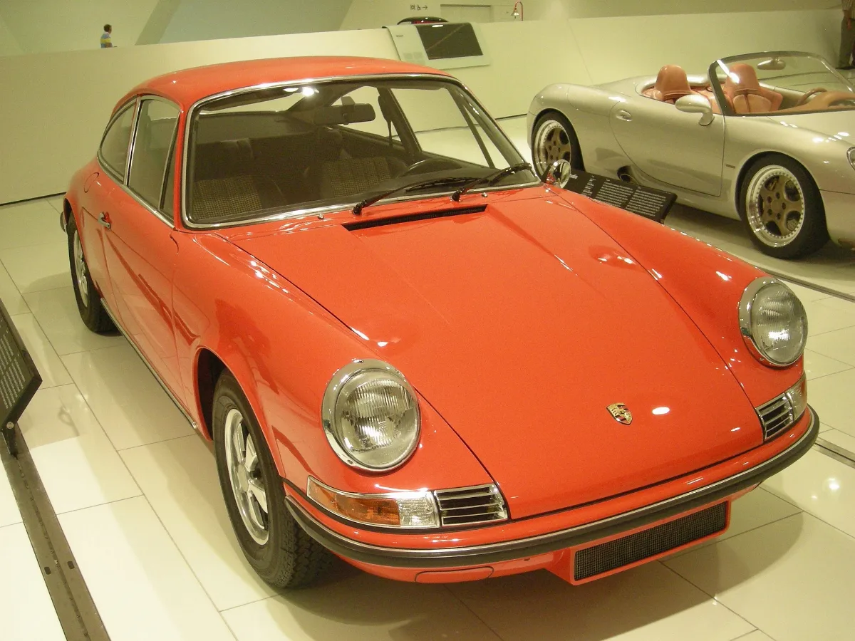 Stuttgart Jul 2012 17 (Porsche Museum 1970 Porsche 911 S Typ 915)