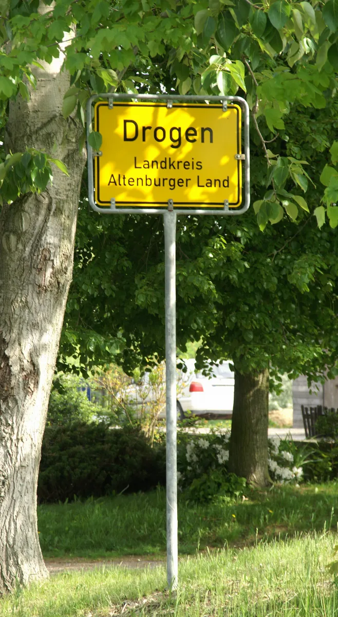 Zeichen 310 Ortstafel Drogen, Landkreis Altenburger Land, 2006